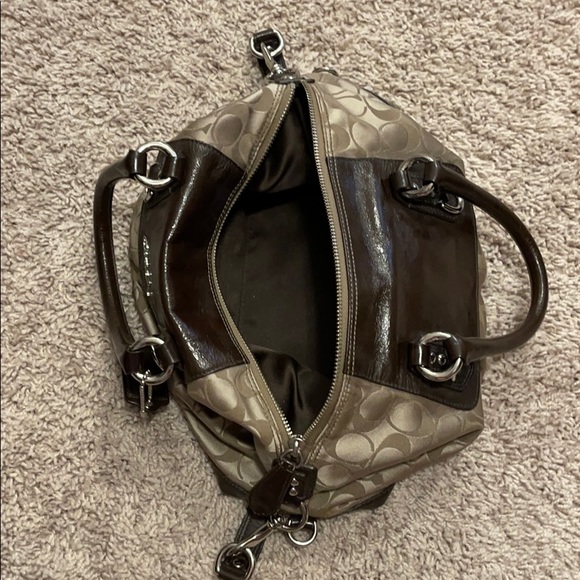 Purses - Picture 3 of 5